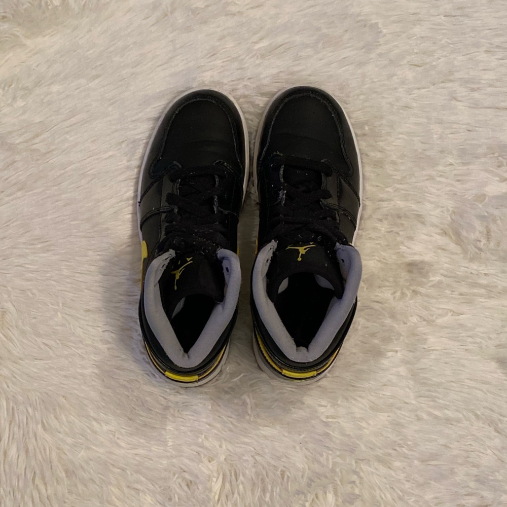 Nike Air Jordan 1 Mid SE Kids Sneakers - Black/Yellow